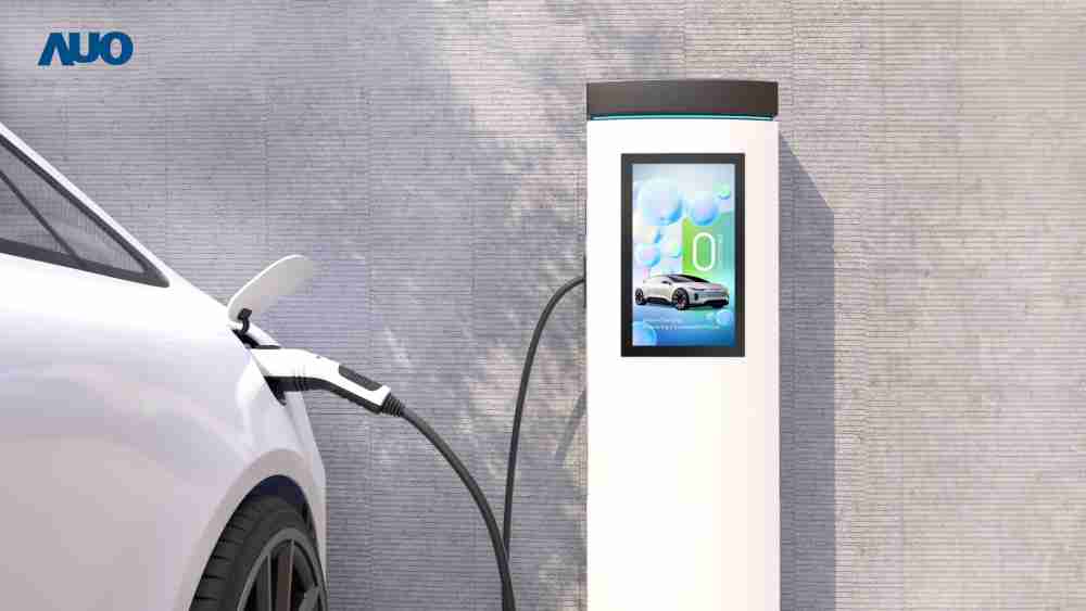 友達〝EVSE車用充電樁解決方案〞專為電動汽車充電樁設計，，，具有高亮度、、克服戶外艱難環境的耐溫、、、、耐紫外線等特性，，並搭載散熱性及擴充性強的高效能工業電腦，，可實現人機互動訴求，，，，如資訊顯示、、、支付等應用